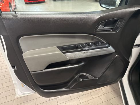 Used 2018 Chevrolet Colorado LT image 17