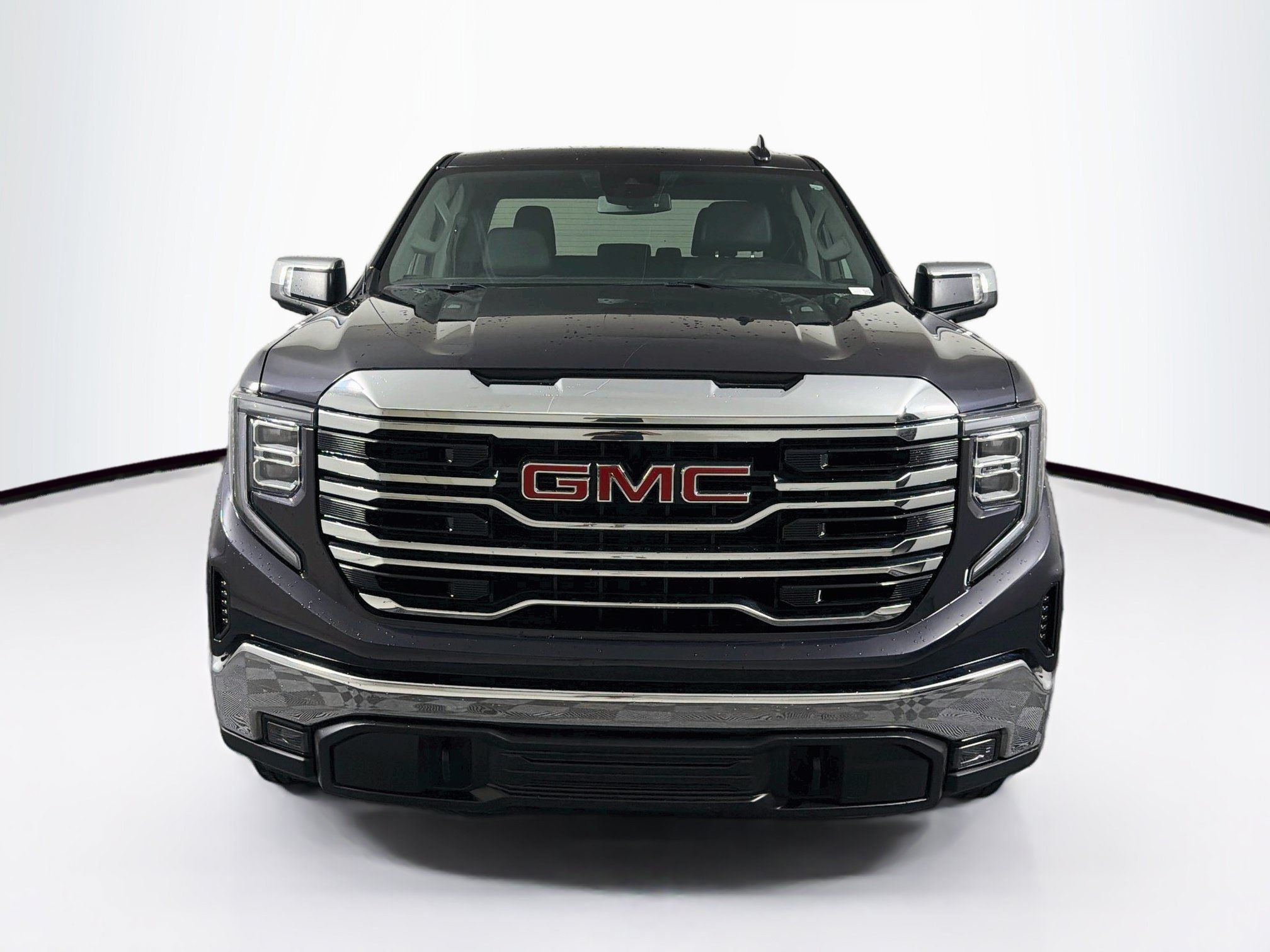 Used 2025 GMC Sierra 1500 SLT AWD/4WD image 2