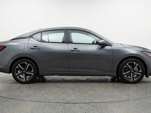 Used 2025 Nissan Sentra SV image 11