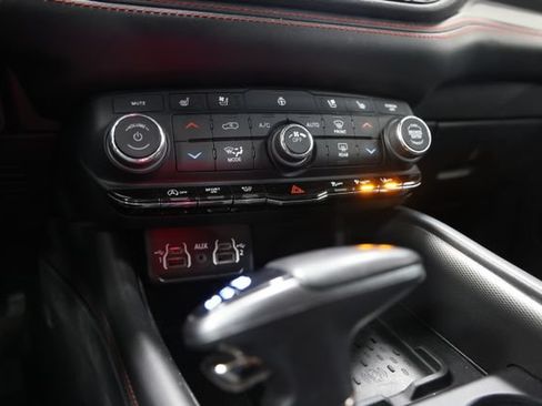 Used 2025 Dodge Durango GT AWD/4WD image 25