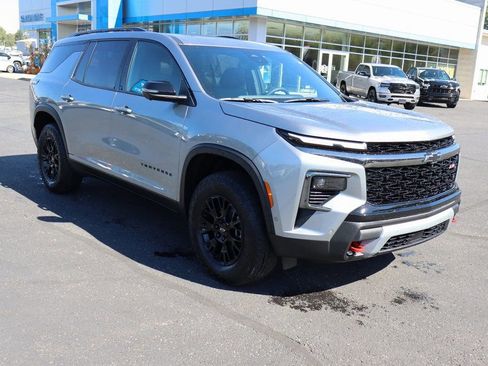 New 2026 Chevrolet Traverse Z71 w/ Enhanced Driving Package image 2