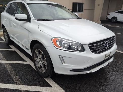 Used 2015 Volvo XC60 T6 Platinum image 4
