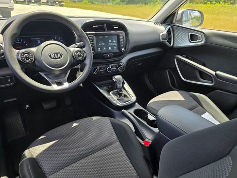 Used 2020 Kia Soul LX FWD image 17
