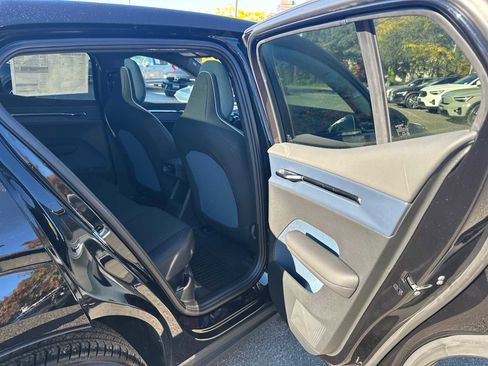 New 2025 Volvo EX30 Plus w/ Protection Package Premier image 13