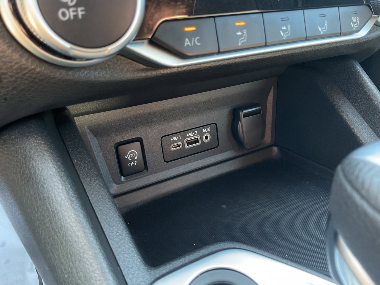 Used 2025 Nissan Sentra SV w/ Trunk Package FWD image 21
