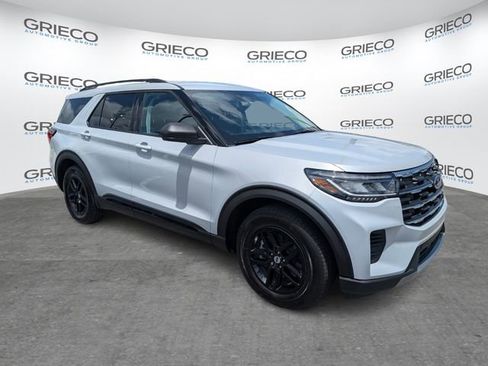 Used 2022 Ford Explorer XLT w/ Equipment Group 202A RWD image 1