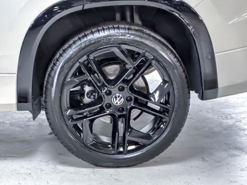 New 2026 Volkswagen Tiguan SE R-Line AWD/4WD image 24