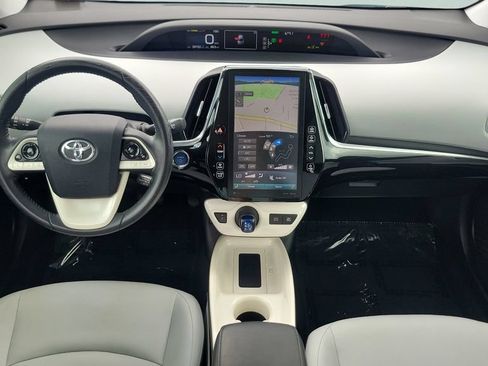 Used 2018 Toyota Prius Four Touring FWD image 11