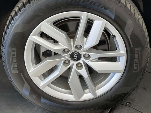 Used 2023 Audi Q5 2.0T Premium w/ Convenience Package image 12