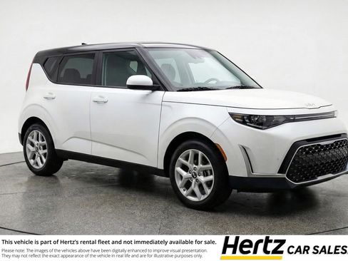 Used 2025 Kia Soul LX w/ LX Technology Package FWD image 1