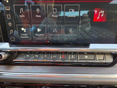Used 2022 GMC Sierra 1500 SLT w/ SLT Premium Plus Package RWD image 35