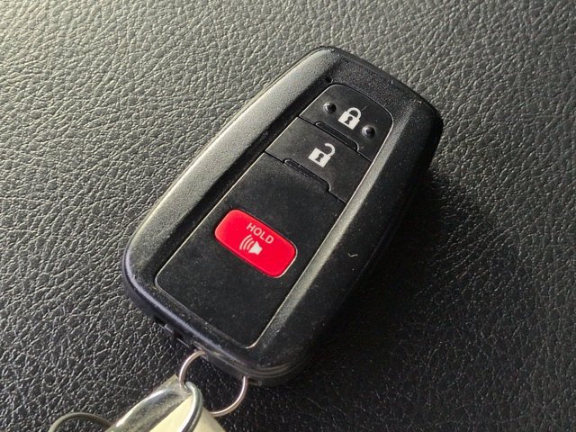 Used 2022 Toyota 4Runner SR5 Premium w/ Moonroof Package AWD/4WD image 29