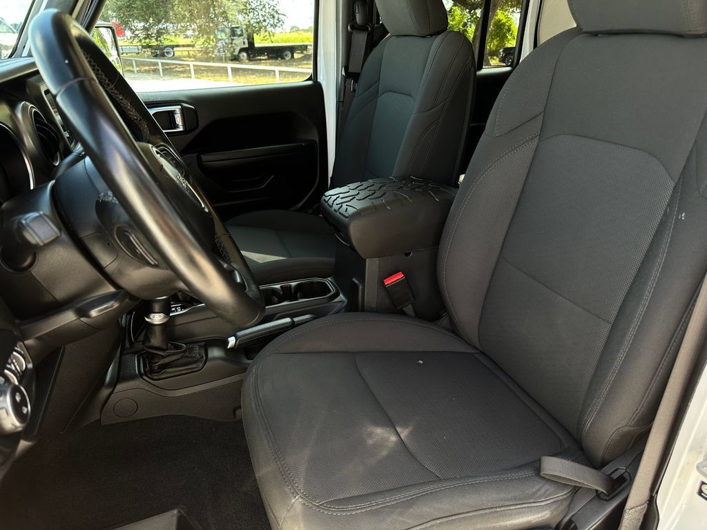 Used 2022 Jeep Gladiator Sport AWD/4WD image 13