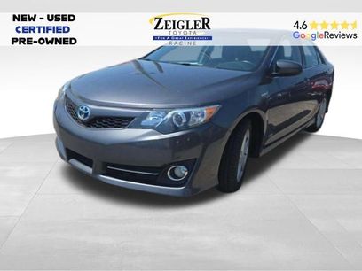 Used 2014 Toyota Camry SE w/ Moonroof Package