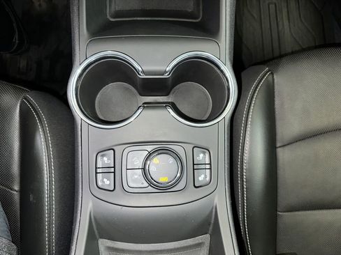 Certified 2023 GMC Terrain SLT w/ Elevation Edition image 17