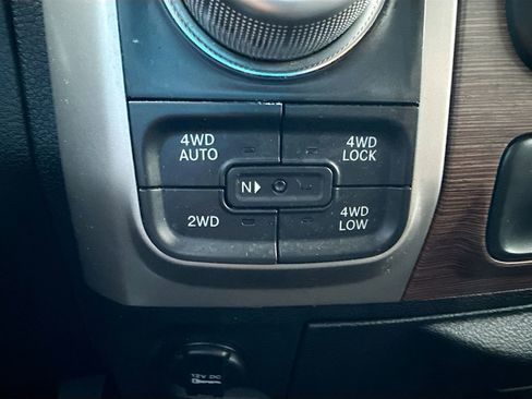 Used 2017 RAM 1500 Laramie image 37