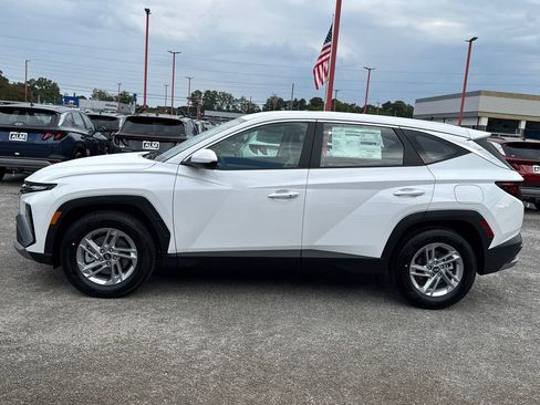 New 2026 Hyundai Tucson SE image 2