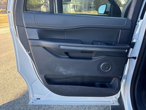Used 2023 Ford Expedition Max XLT image 20