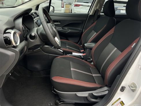 Certified 2025 Nissan Versa SR w/ Trunk Package image 22
