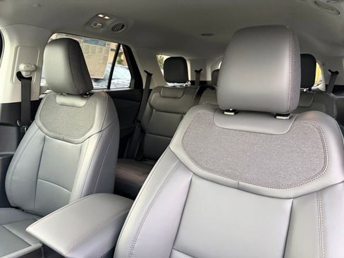 New 2026 Ford Explorer Active w/ Active Comfort Package RWD image 16