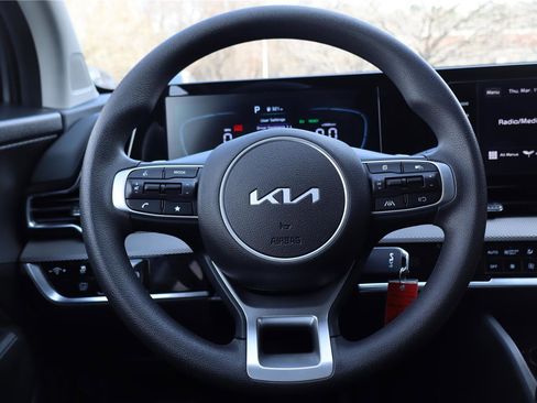 Certified 2025 Kia Sportage LX image 16