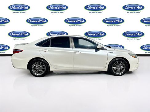 Used 2016 Toyota Camry SE image 9