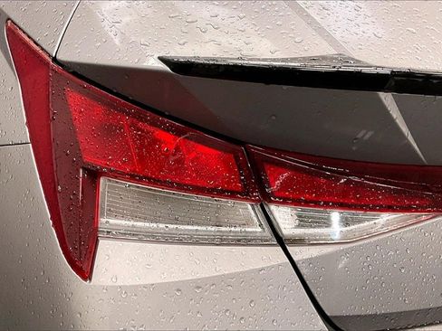 Certified 2025 Hyundai Elantra Sport image 24