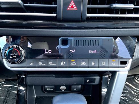 Used 2023 Kia Seltos SX image 32