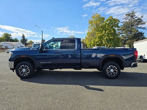 Used 2023 GMC Sierra 2500 SLE w/ SLE Convenience Package image 2