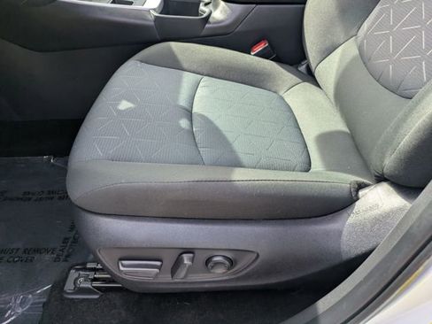 Used 2025 Toyota RAV4 XLE w/ Convenience Package AWD/4WD image 19