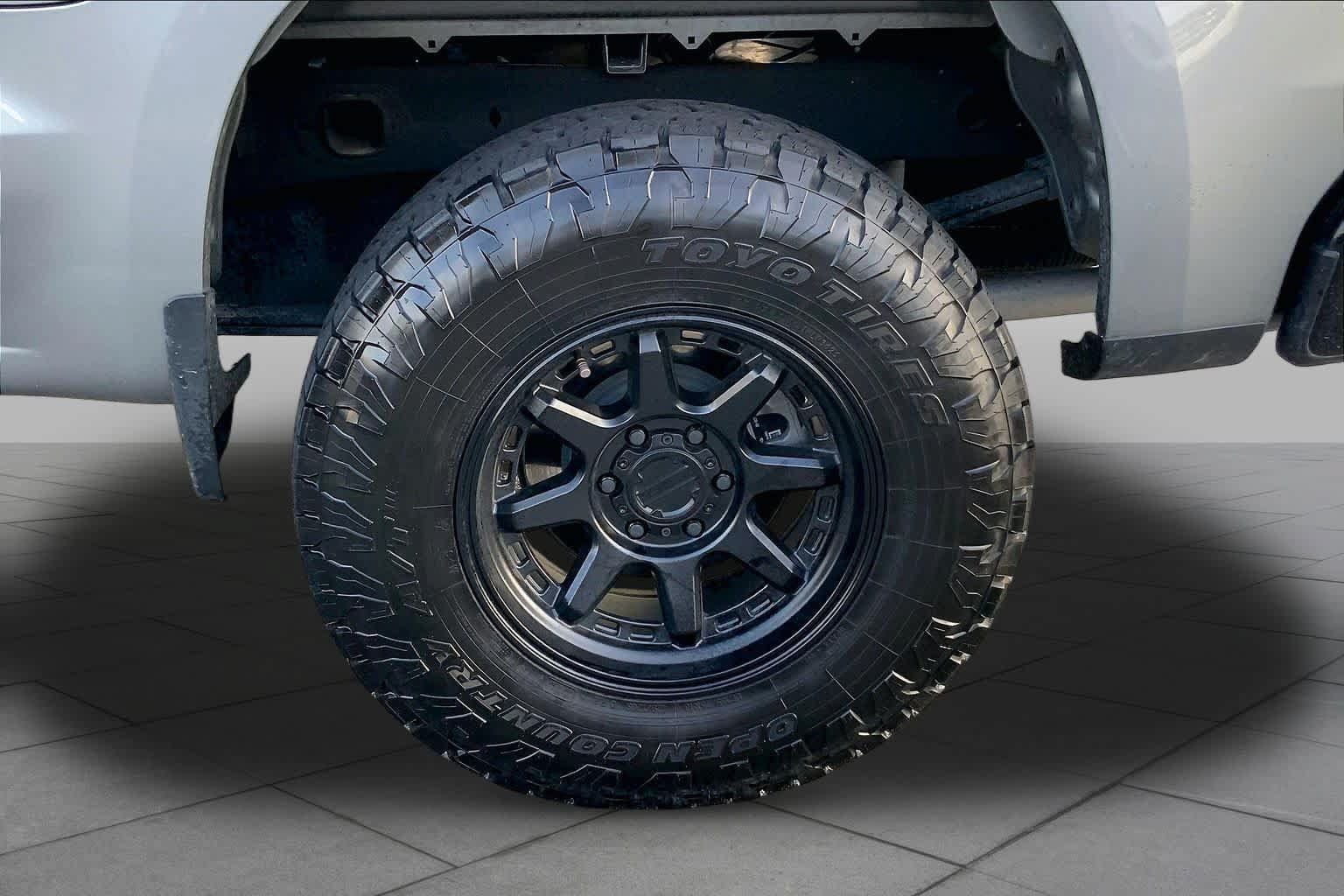 Used 2025 Chevrolet Silverado 1500 Custom Trail Boss AWD/4WD image 10