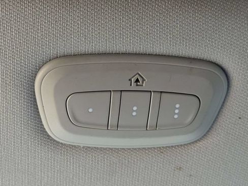 Used 2021 Jeep Cherokee Latitude Lux w/ Sun & Sound Group AWD/4WD image 30