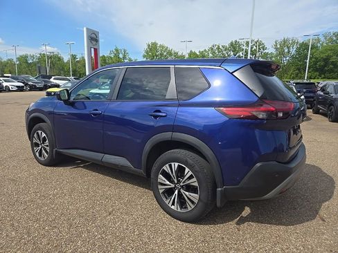 Used 2023 Nissan Rogue SV AWD/4WD image 5
