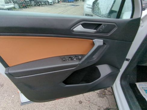 Used 2019 Volkswagen Tiguan SE w/ Panoramic Sunroof Package AWD/4WD image 8