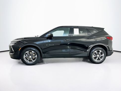 Used 2025 Chevrolet Blazer LT image 4