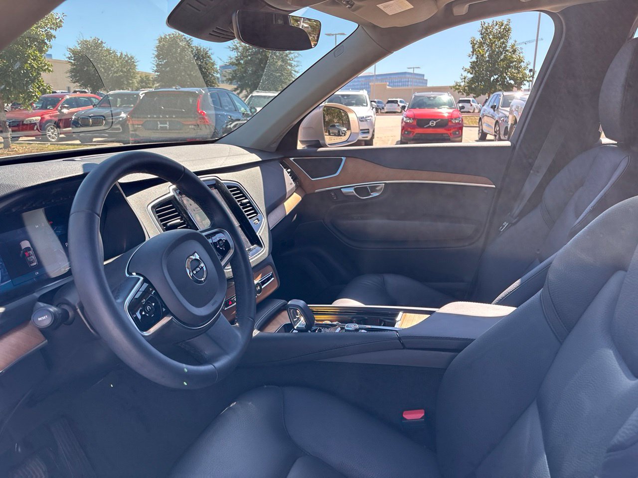 Used 2023 Volvo XC90 B6 Plus w/ Protection Package Premier AWD/4WD image 17