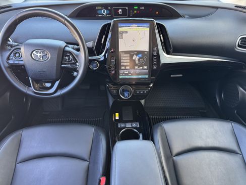 Used 2021 Toyota Prius Prime XLE image 16