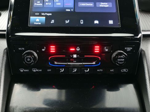 Used 2024 Jeep Grand Cherokee Altitude image 22