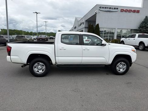 Used 2018 Toyota Tacoma SR w/ SR Convenience Package AWD/4WD image 5
