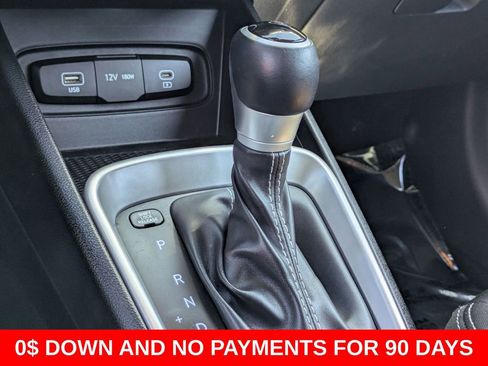 Used 2025 Hyundai Venue SEL FWD image 22