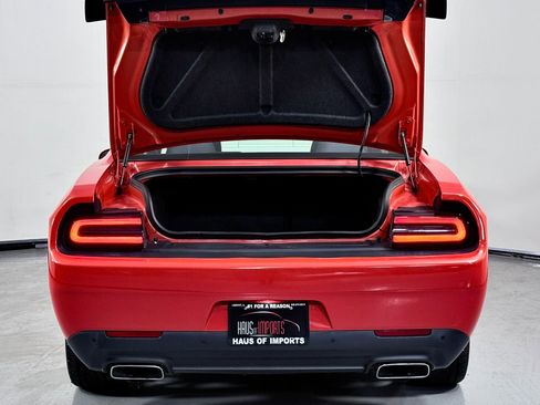 Used 2017 Dodge Challenger R/T w/ Blacktop Package image 38