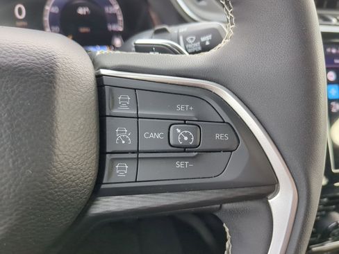 Used 2024 Jeep Grand Cherokee Altitude image 20