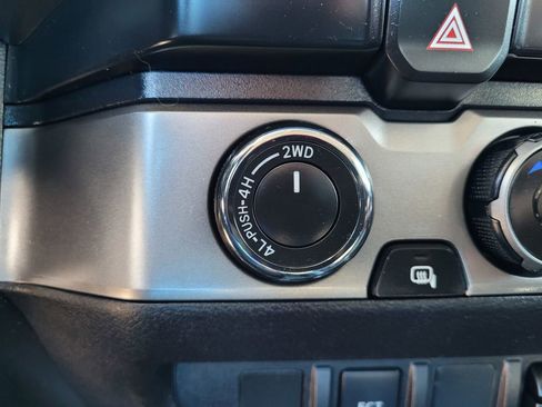 Used 2021 Toyota Tacoma SR5 w/ Trail Edition AWD/4WD image 17
