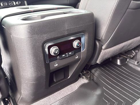 Used 2022 Chevrolet Tahoe RST AWD/4WD image 17