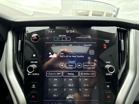 Used 2025 Subaru Outback Premium AWD/4WD image 16