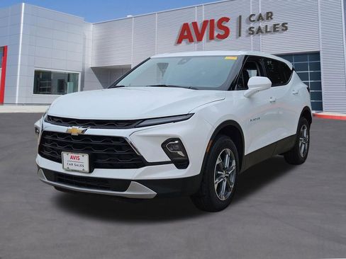 Used 2025 Chevrolet Blazer LT FWD image 1