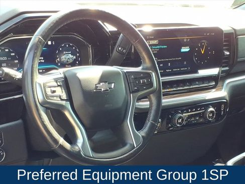 Used 2022 Chevrolet Silverado 1500 RST image 2