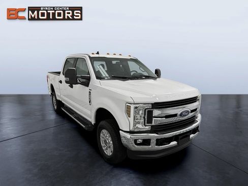 Used 2019 Ford F250 XLT w/ XLT Value Package image 7