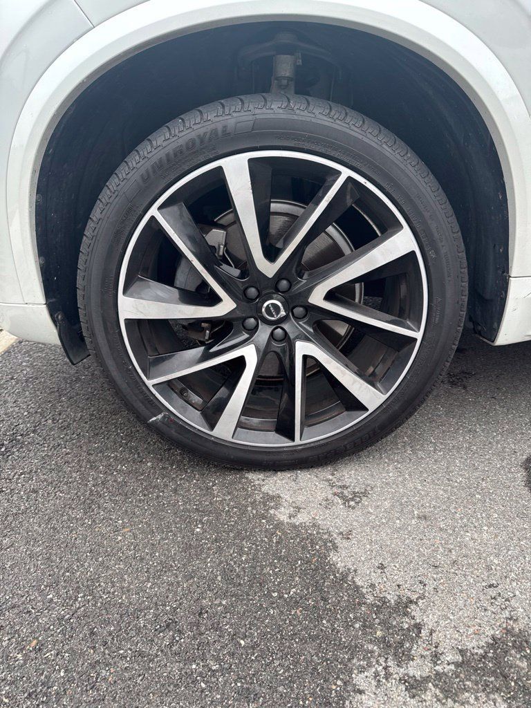 Used 2020 Volvo XC90 T6 Momentum AWD/4WD image 3