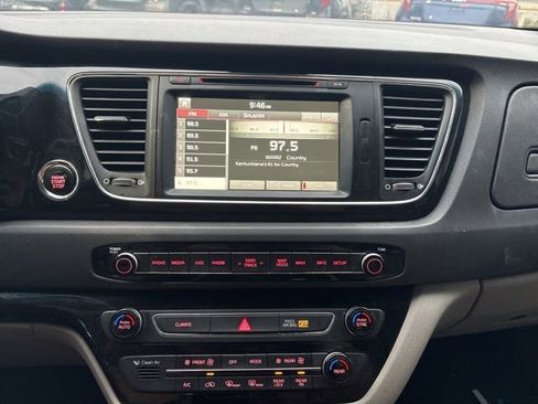 Used 2016 Kia Sedona SX image 13